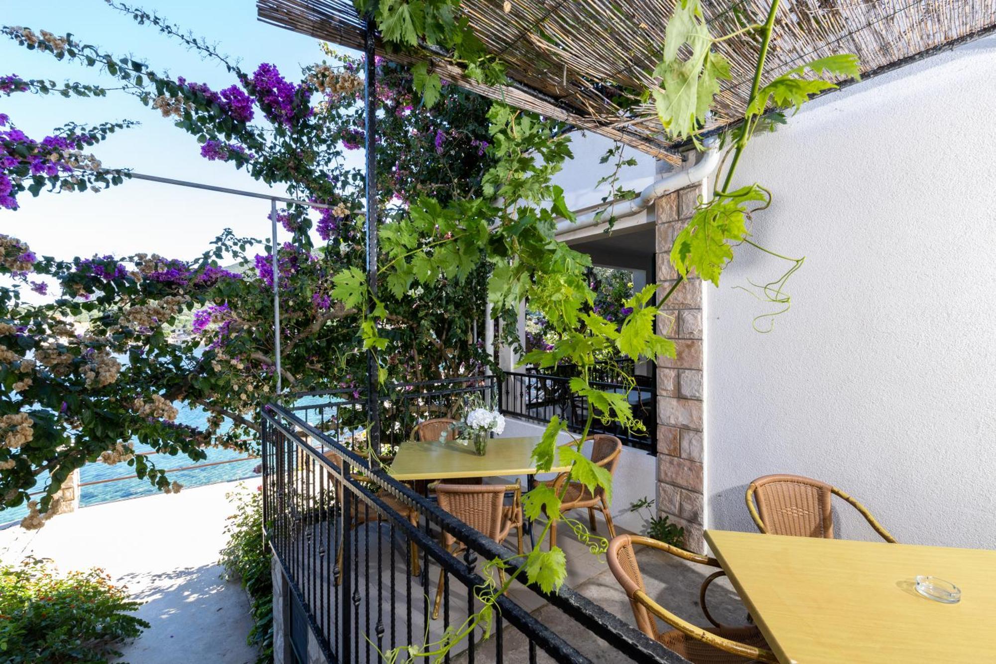 Apartmani Nikola Zastražišće Екстериор снимка