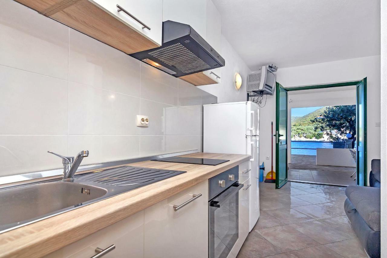 Apartmani Nikola Zastražišće Екстериор снимка