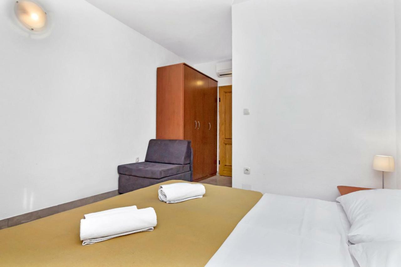 Apartmani Nikola Zastražišće Екстериор снимка