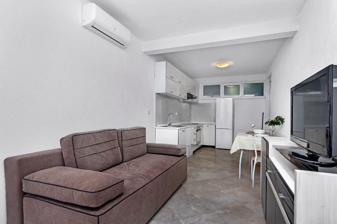Apartmani Nikola Zastražišće Екстериор снимка