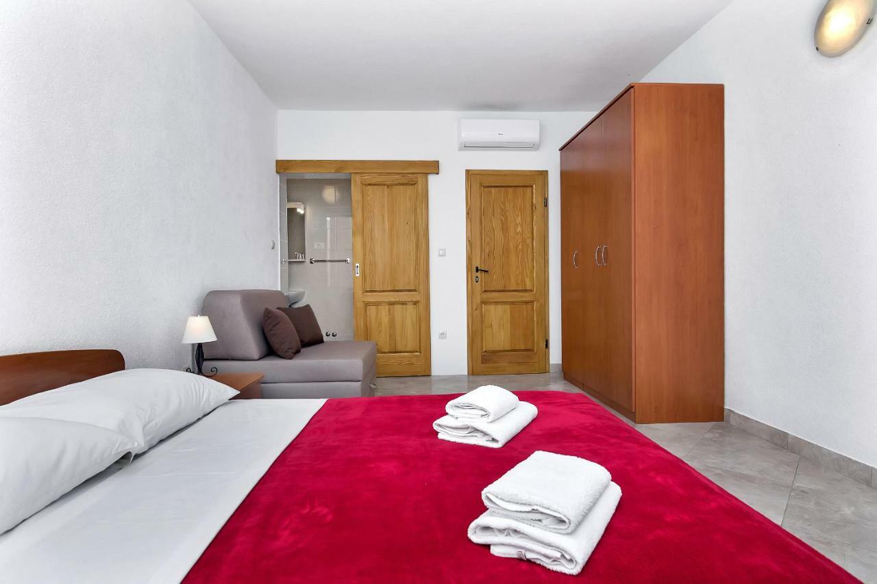 Apartmani Nikola Zastražišće Екстериор снимка
