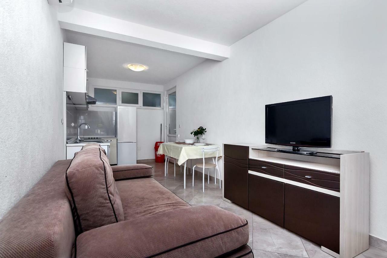Apartmani Nikola Zastražišće Екстериор снимка