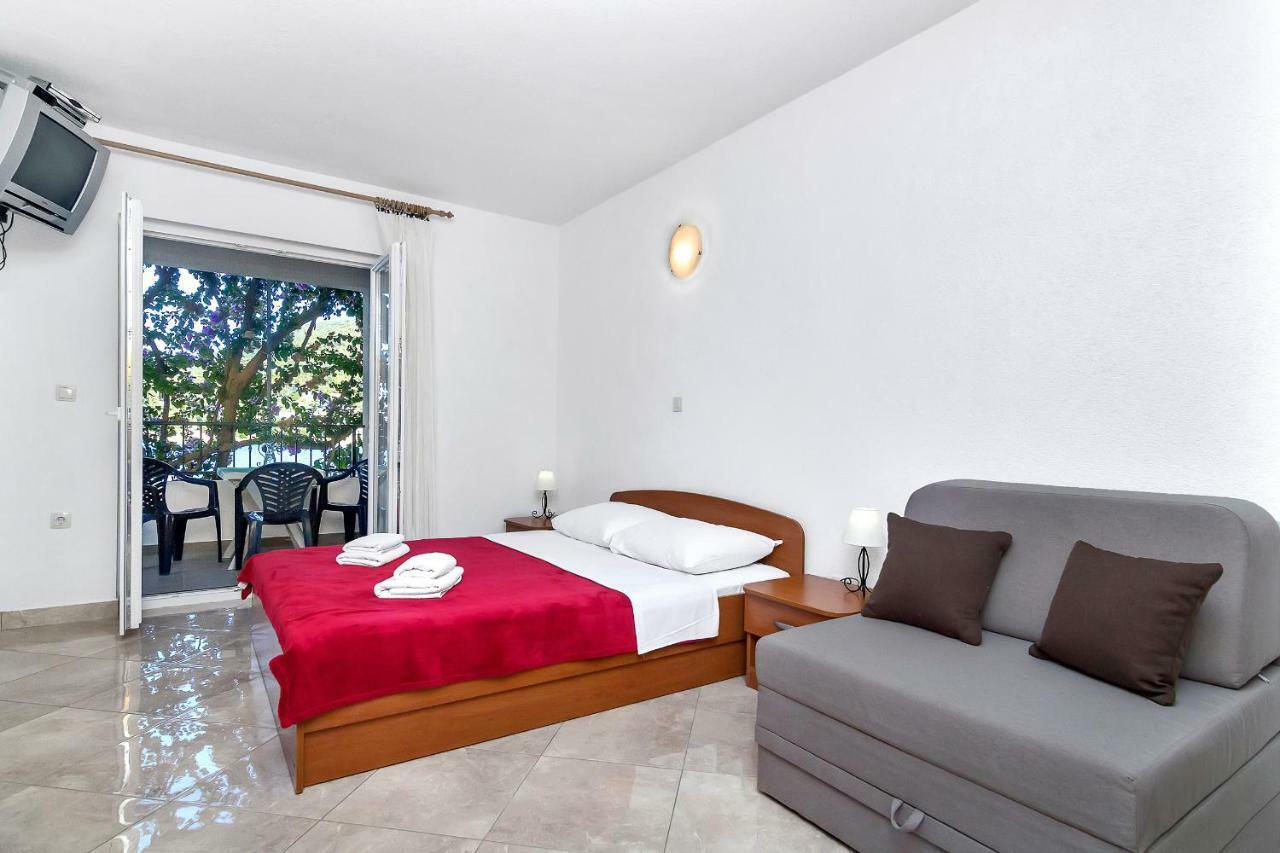Apartmani Nikola Zastražišće Екстериор снимка