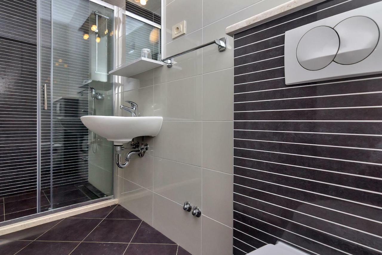 Apartmani Nikola Zastražišće Екстериор снимка
